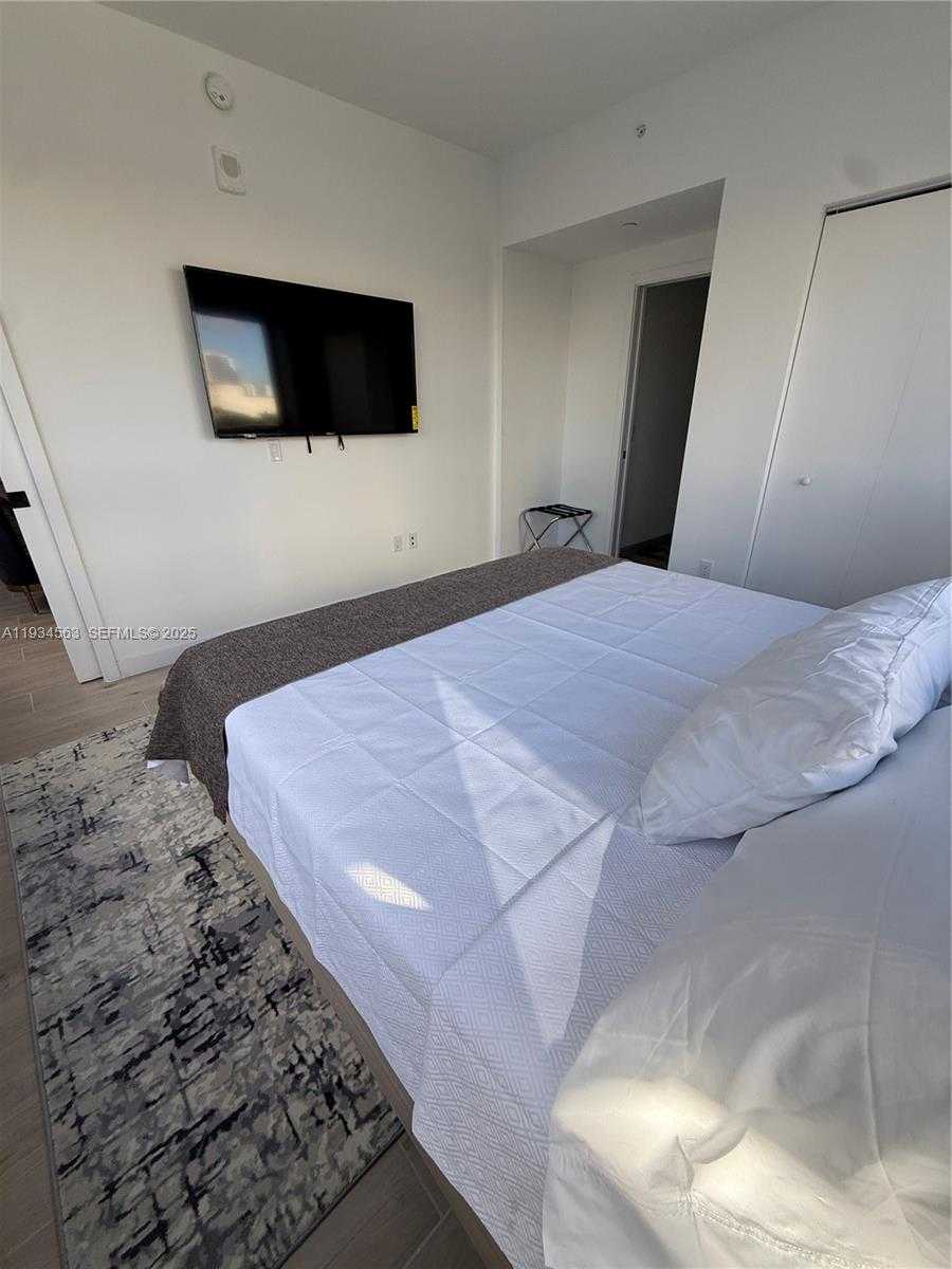 Small Image of 225 NORTH MIAMI AVE #501, Miami Number 9