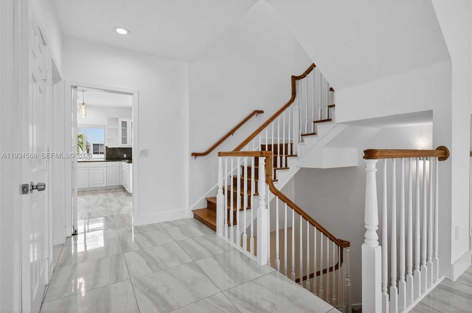 Small Image of 21399 MARINA COVE CIR #14, Aventura Number 16