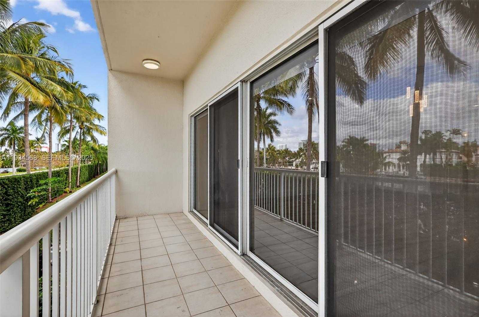 Small Image of 21399 MARINA COVE CIR #14, Aventura Number 18