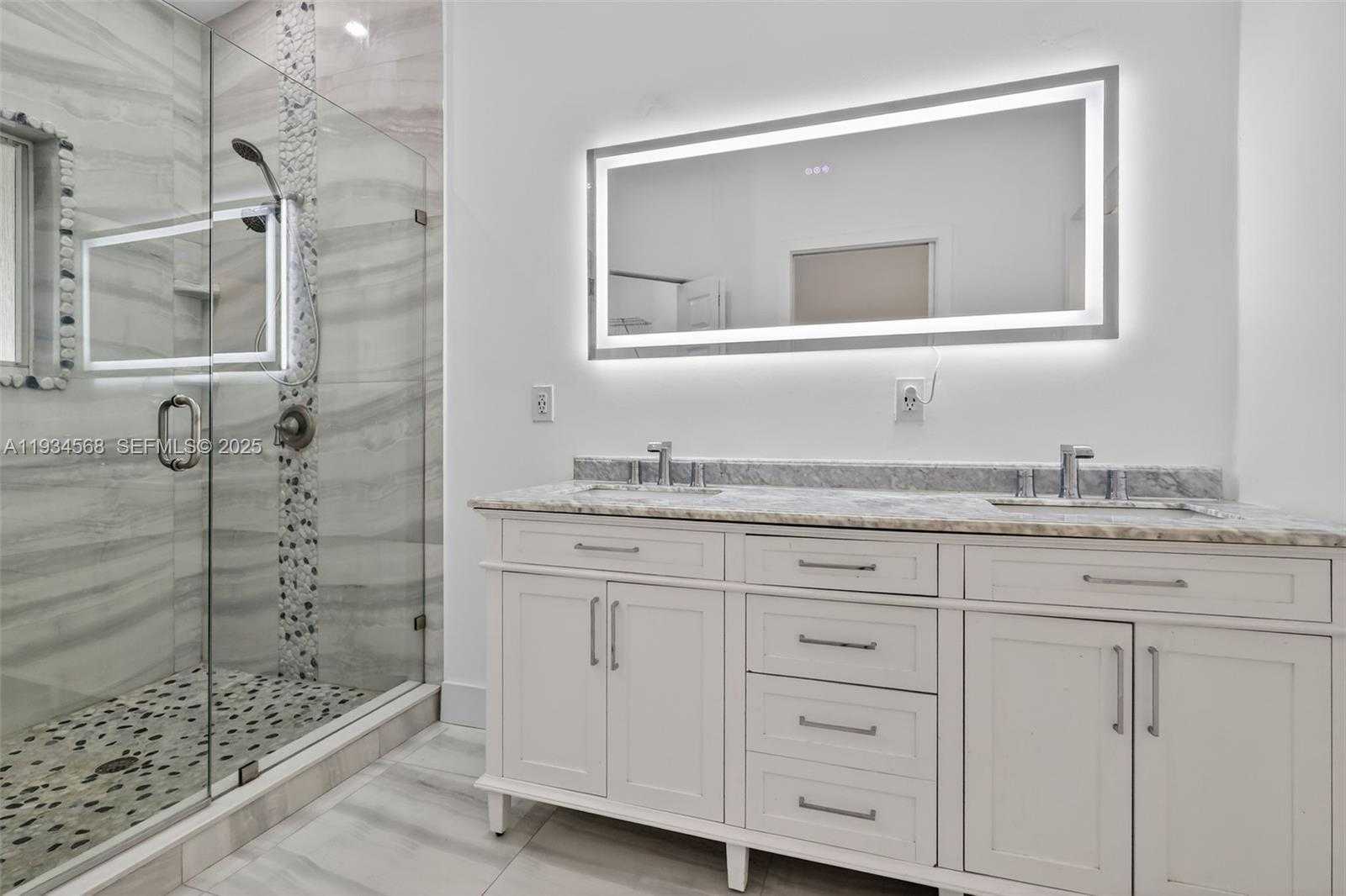 Small Image of 21399 MARINA COVE CIR #14, Aventura Number 26