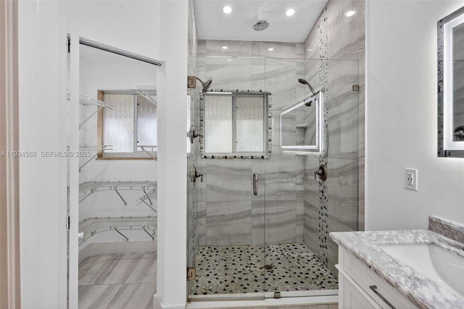 Small Image of 21399 MARINA COVE CIR #14, Aventura Number 27