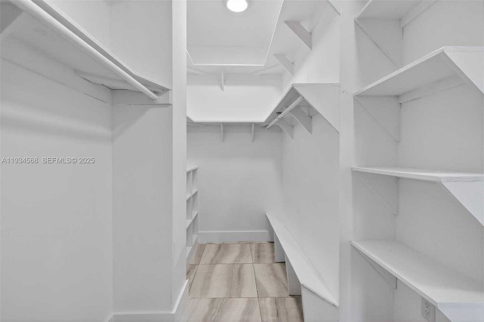 Small Image of 21399 MARINA COVE CIR #14, Aventura Number 28