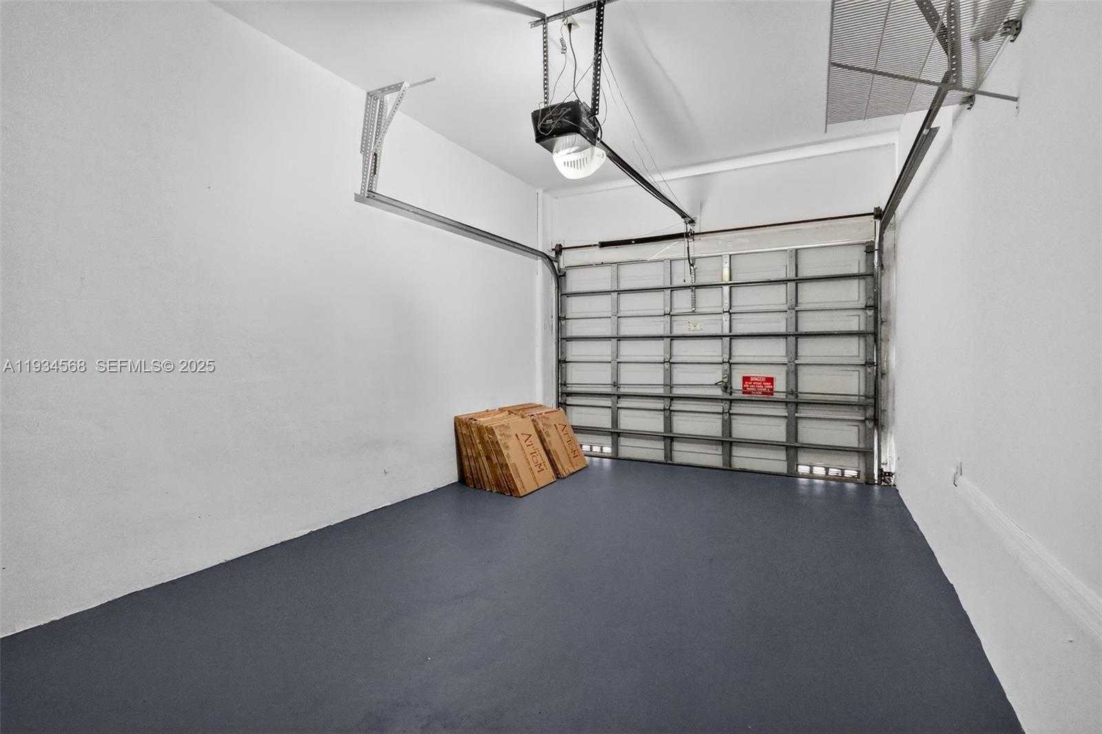 Small Image of 21399 MARINA COVE CIR #14, Aventura Number 32