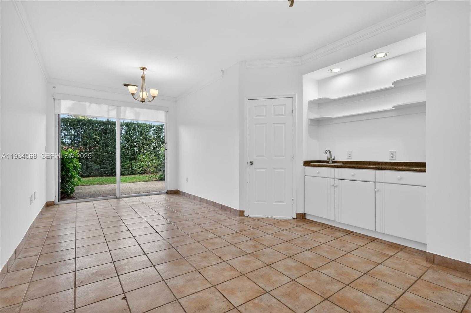 Small Image of 21399 MARINA COVE CIR #14, Aventura Number 37