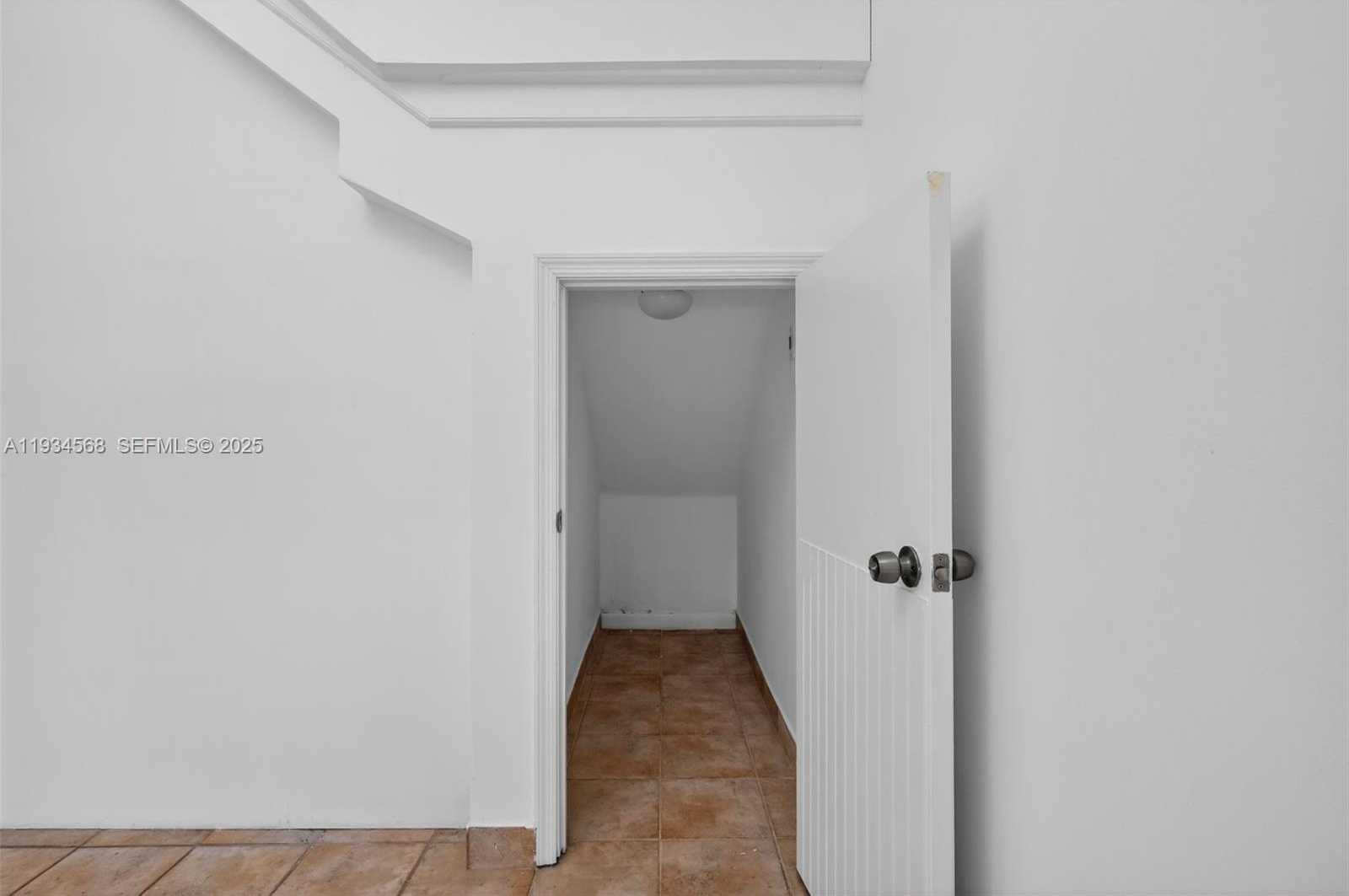 Small Image of 21399 MARINA COVE CIR #14, Aventura Number 42