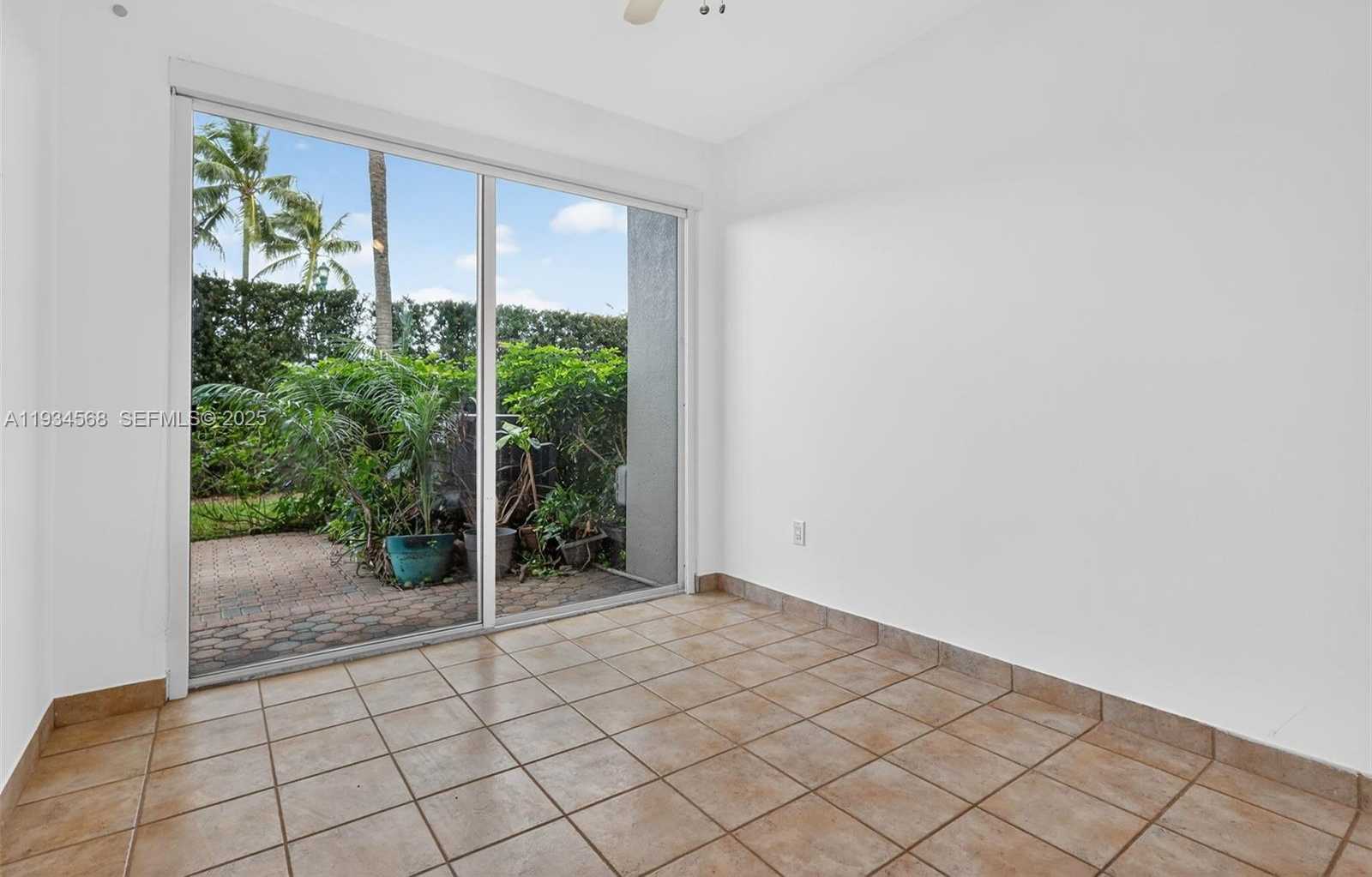 Small Image of 21399 MARINA COVE CIR #14, Aventura Number 44