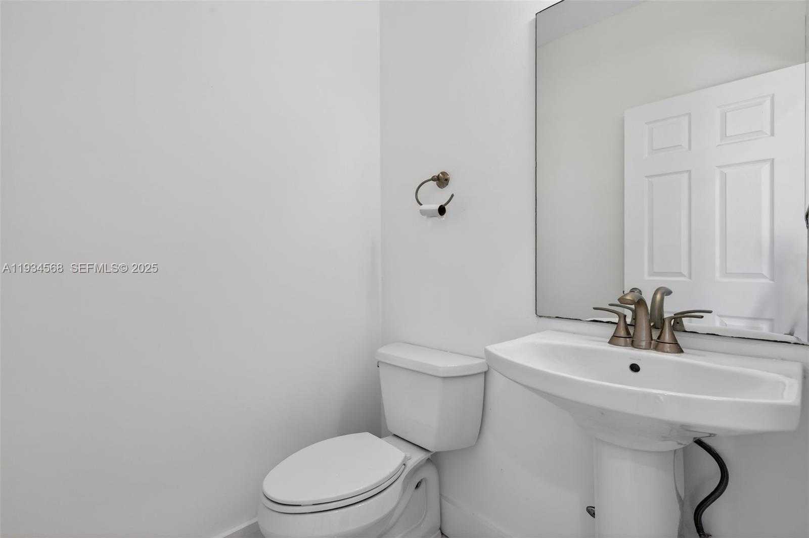 Small Image of 21399 MARINA COVE CIR #14, Aventura Number 48