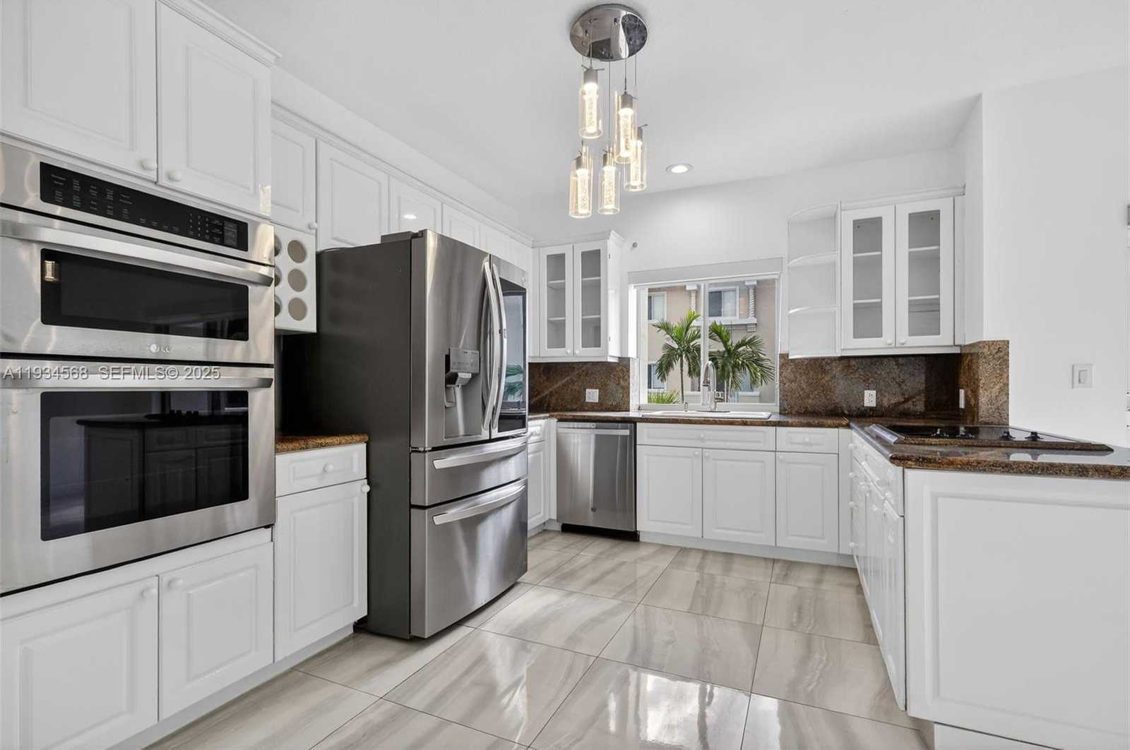 Small Image of 21399 MARINA COVE CIR #14, Aventura Number 5