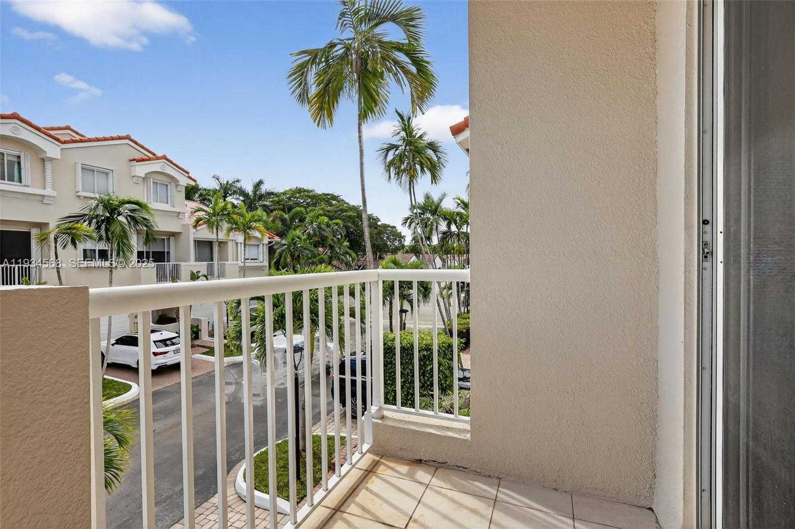 Small Image of 21399 MARINA COVE CIR #14, Aventura Number 50