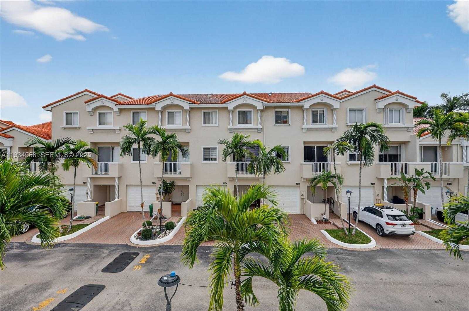 Small Image of 21399 MARINA COVE CIR #14, Aventura Number 52