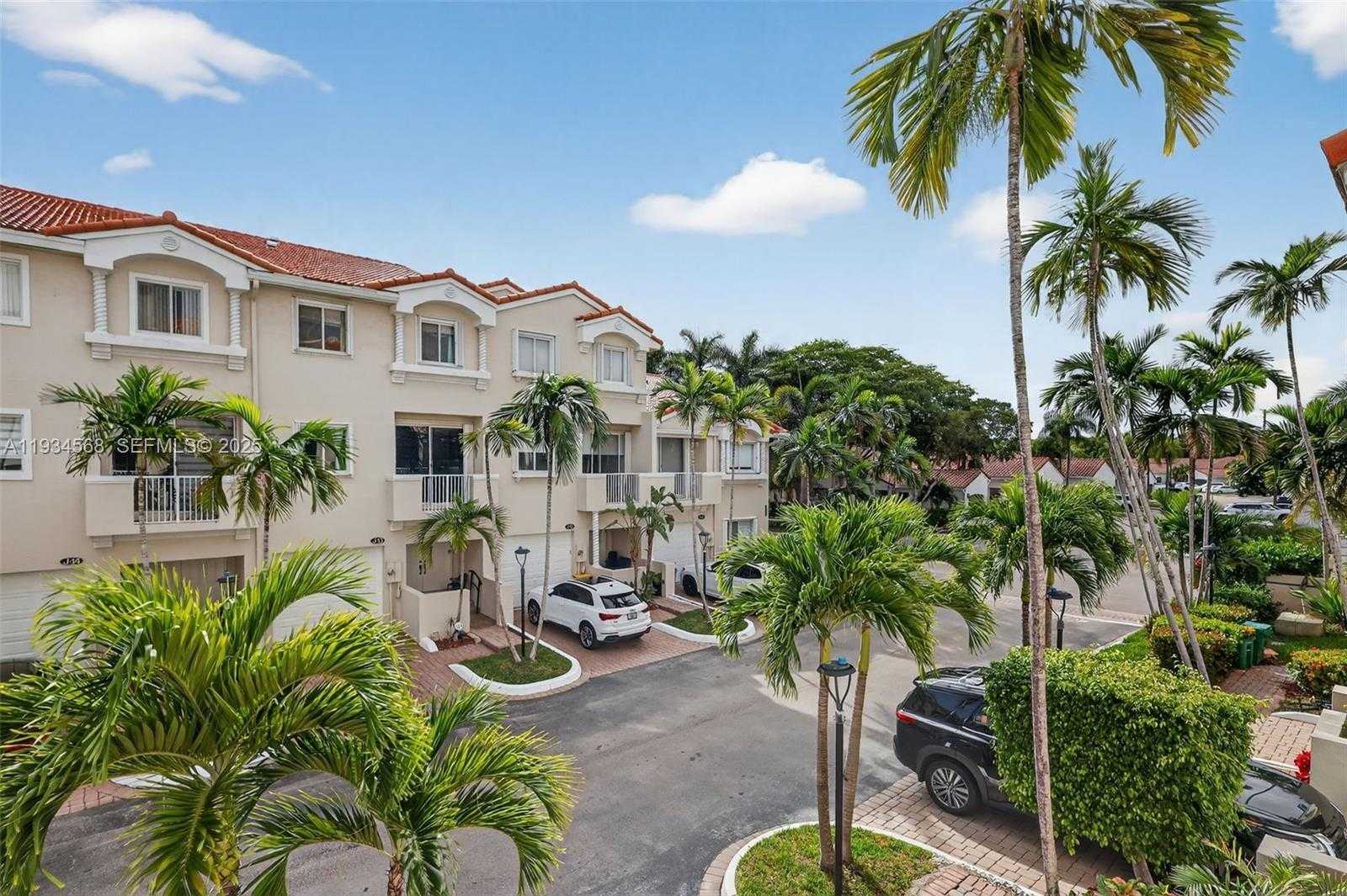 Small Image of 21399 MARINA COVE CIR #14, Aventura Number 54