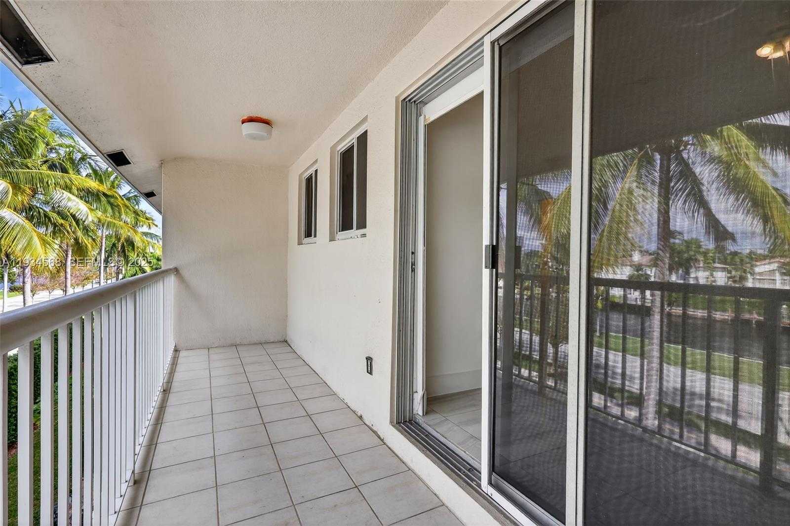 Small Image of 21399 MARINA COVE CIR #14, Aventura Number 56