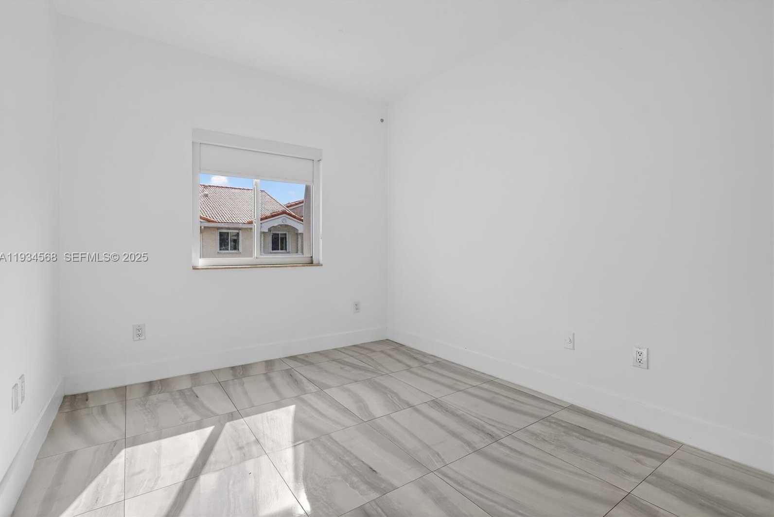 Small Image of 21399 MARINA COVE CIR #14, Aventura Number 63