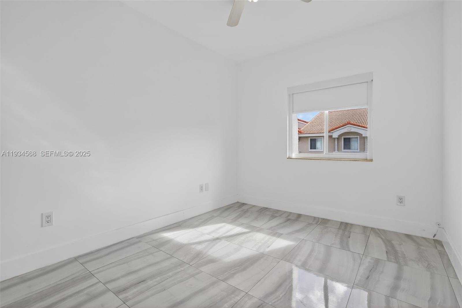 Small Image of 21399 MARINA COVE CIR #14, Aventura Number 65