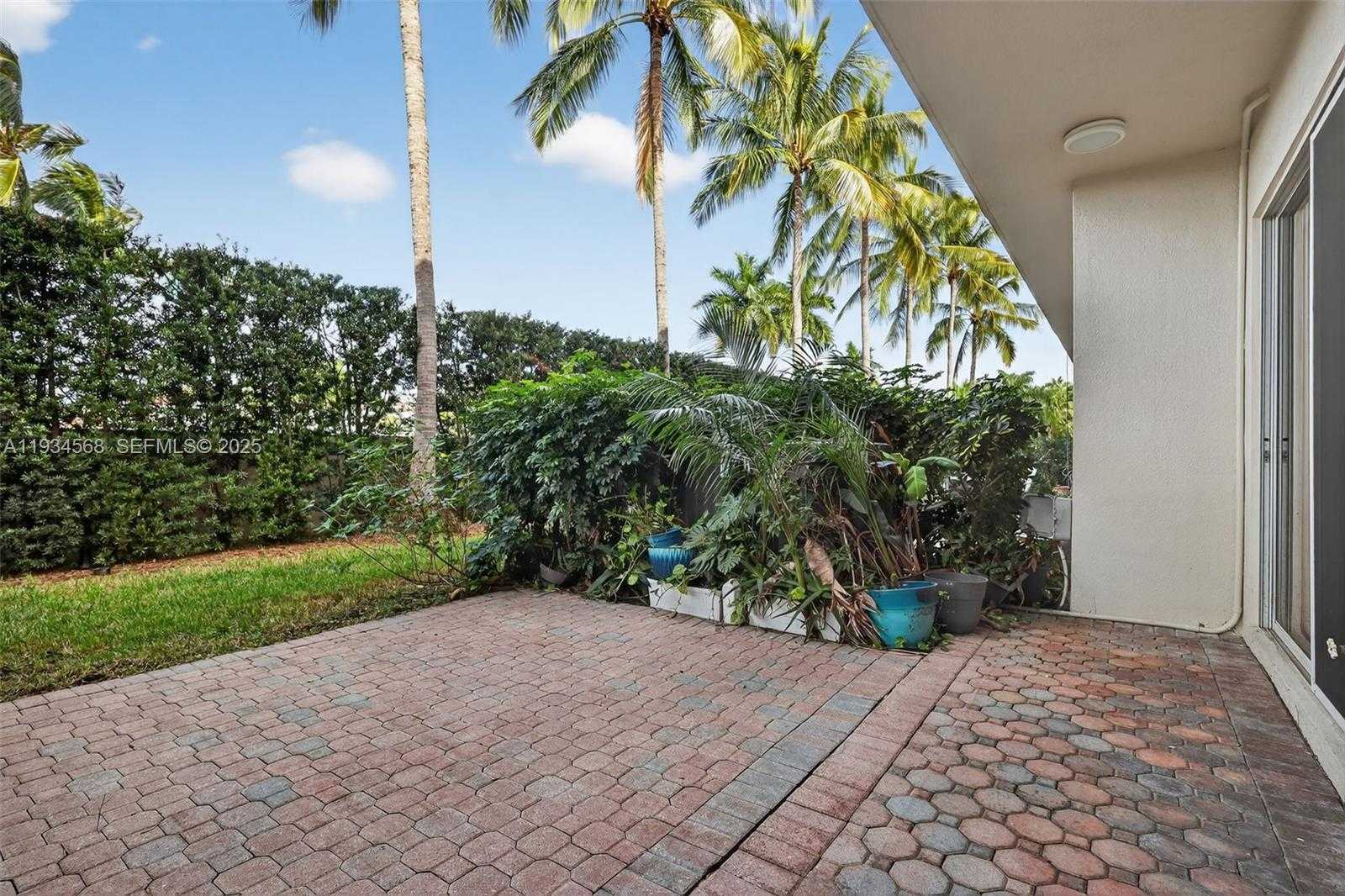 Small Image of 21399 MARINA COVE CIR #14, Aventura Number 67