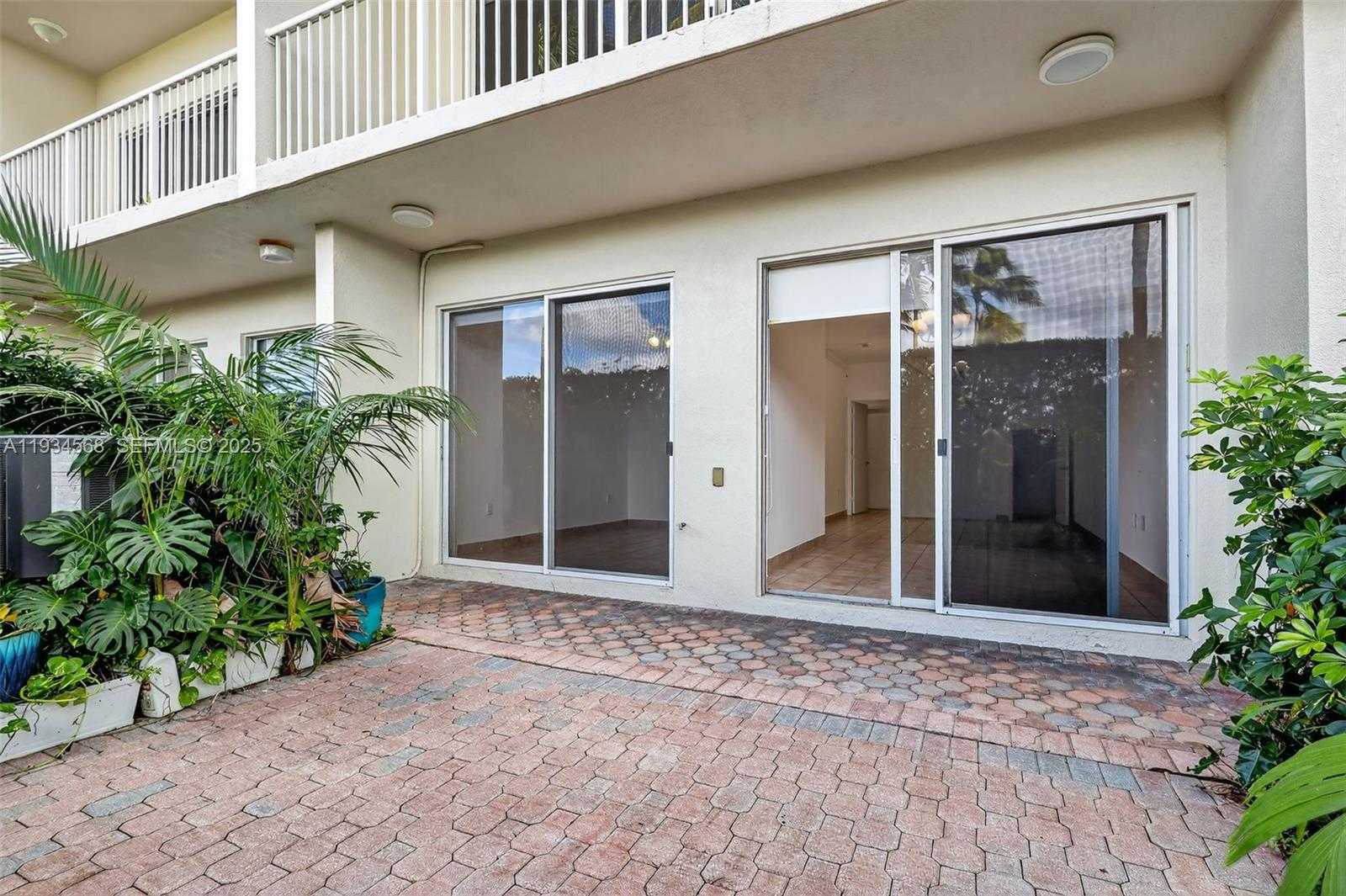 Small Image of 21399 MARINA COVE CIR #14, Aventura Number 68