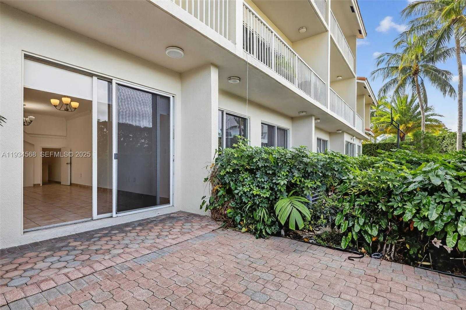 Small Image of 21399 MARINA COVE CIR #14, Aventura Number 69