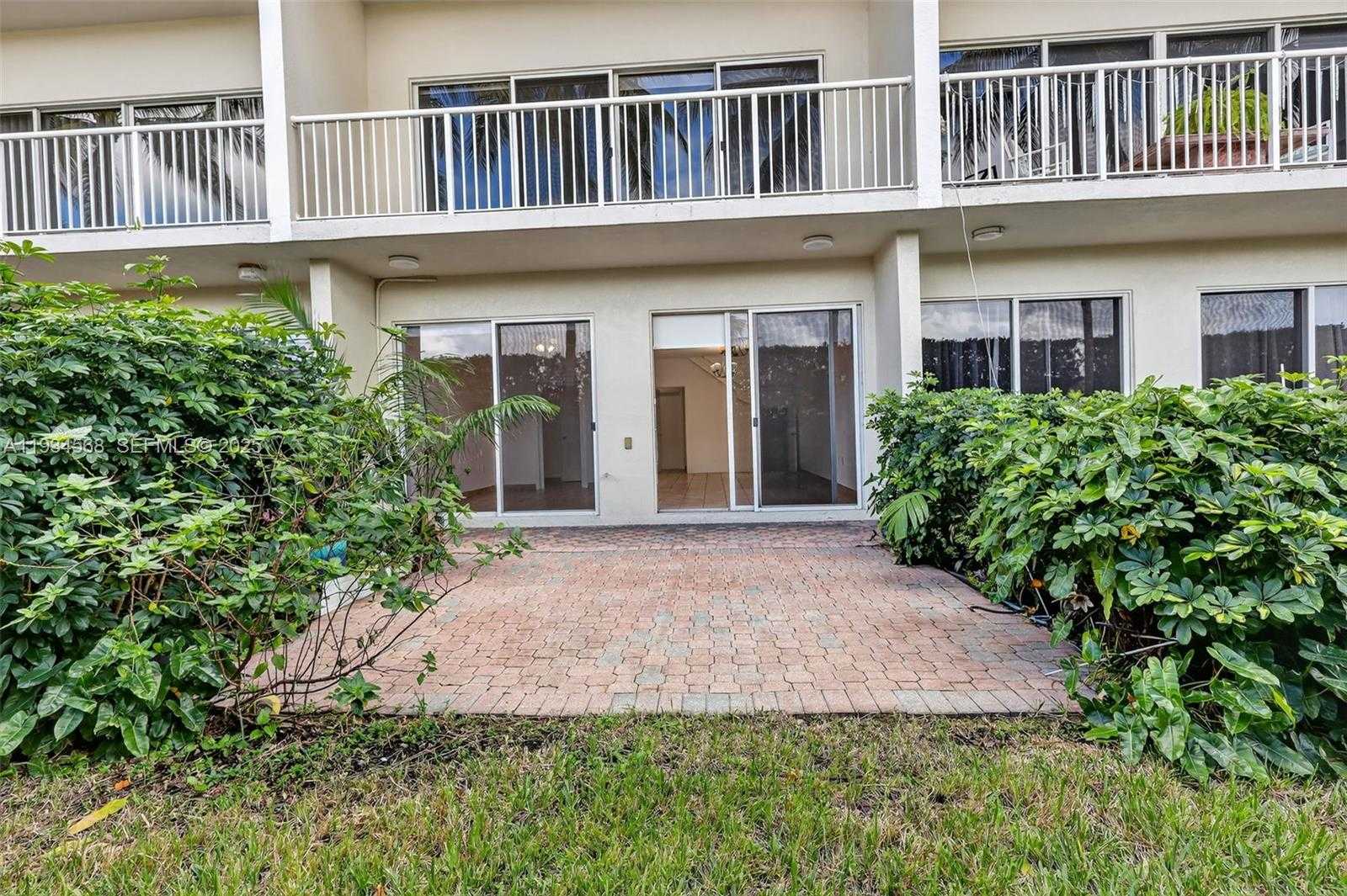 Small Image of 21399 MARINA COVE CIR #14, Aventura Number 70