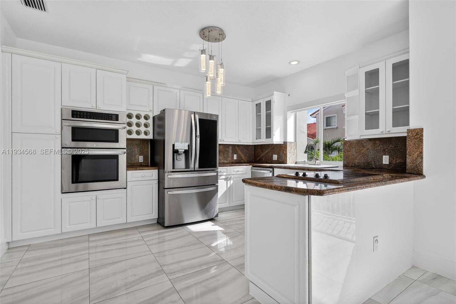 Small Image of 21399 MARINA COVE CIR #14, Aventura Number 8