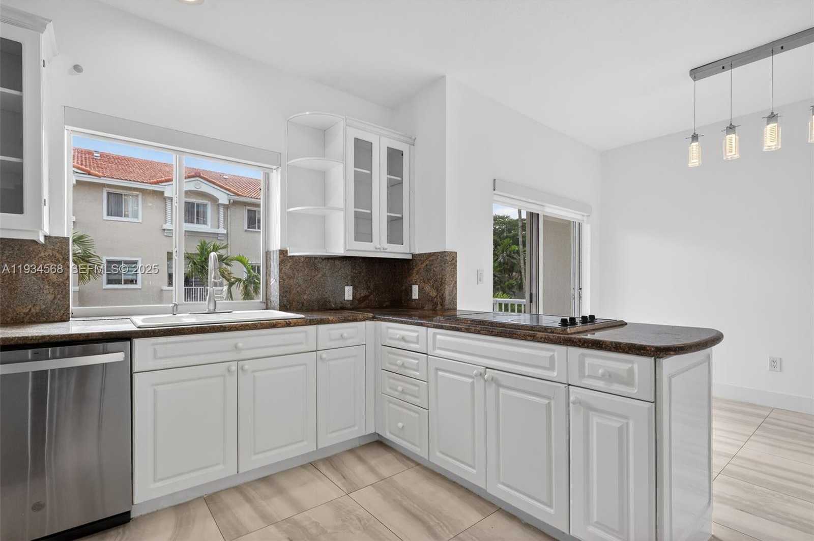 Small Image of 21399 MARINA COVE CIR #14, Aventura Number 9