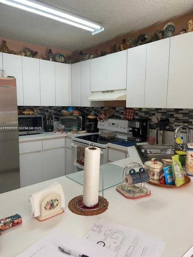Small Image of 8851 NORTH WEST 119TH ST #1113-1, Hialeah Gardens Number 5