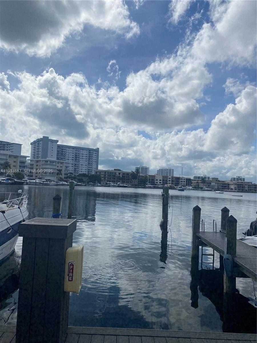 Small Image of 2420 DIANA DR #208, Hallandale Beach Number 14