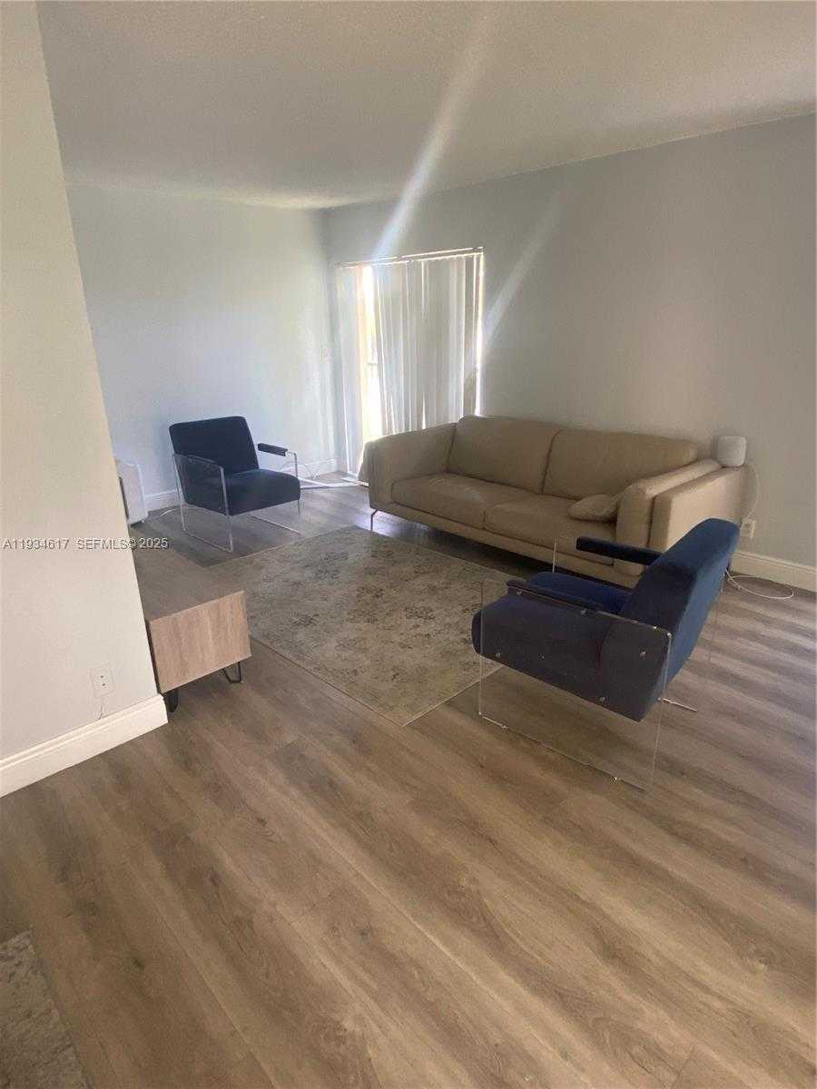 Small Image of 2420 DIANA DR #208, Hallandale Beach Number 4