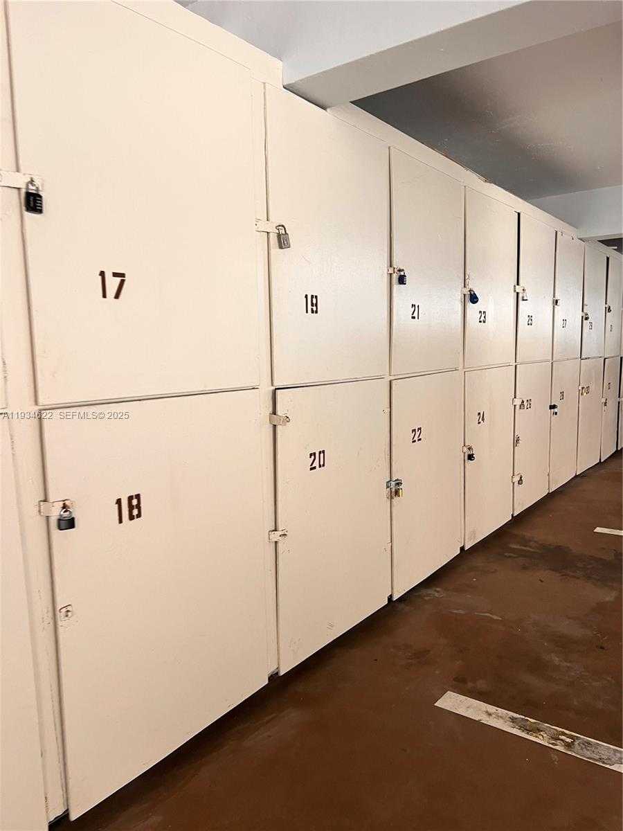 Small Image of 300 OREGON ST #506, Hollywood Number 12