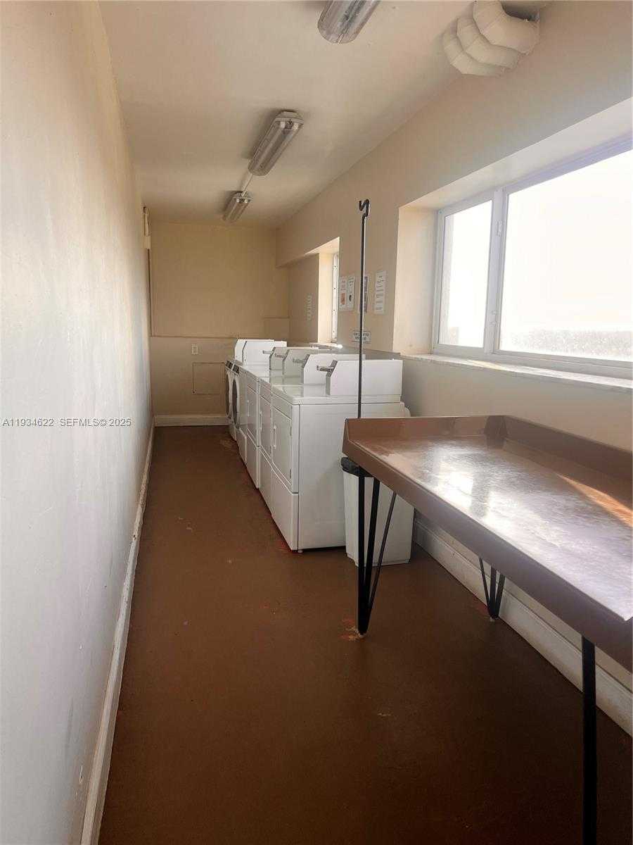 Small Image of 300 OREGON ST #506, Hollywood Number 7