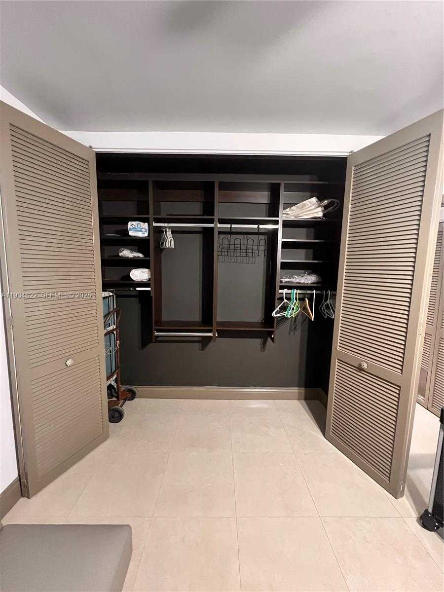 Small Image of 300 OREGON ST #506, Hollywood Number 9