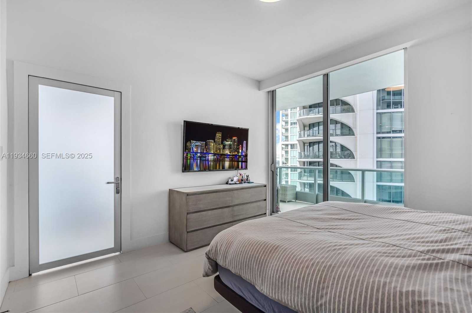 Small Image of 900 BISCAYNE BLVD #2312, Miami Number 17