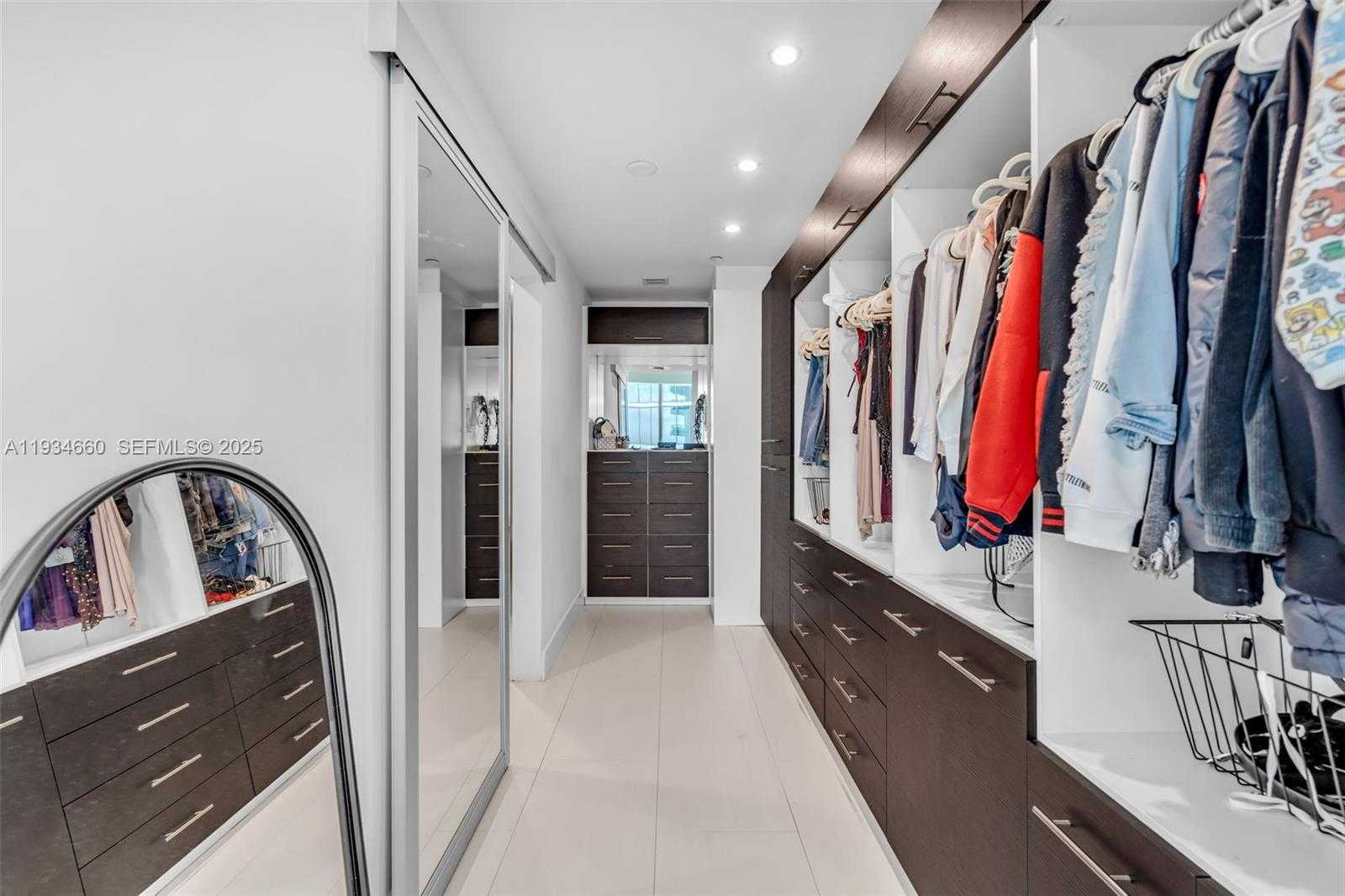 Small Image of 900 BISCAYNE BLVD #2312, Miami Number 18