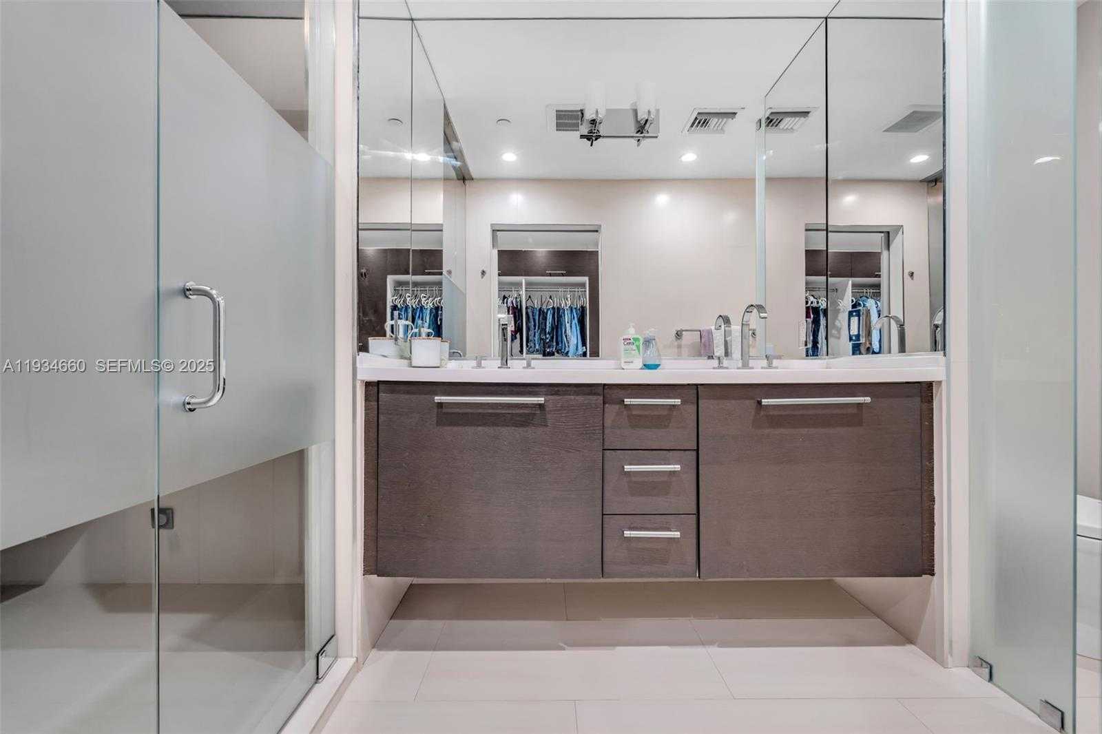 Small Image of 900 BISCAYNE BLVD #2312, Miami Number 19