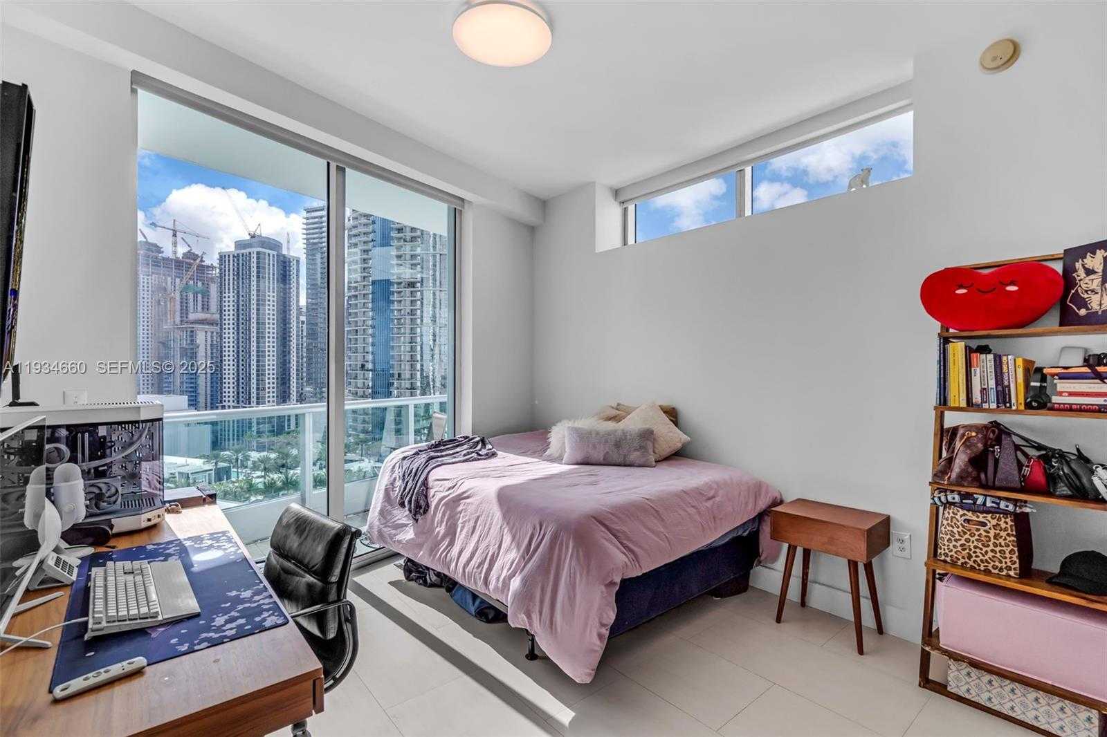 Small Image of 900 BISCAYNE BLVD #2312, Miami Number 24