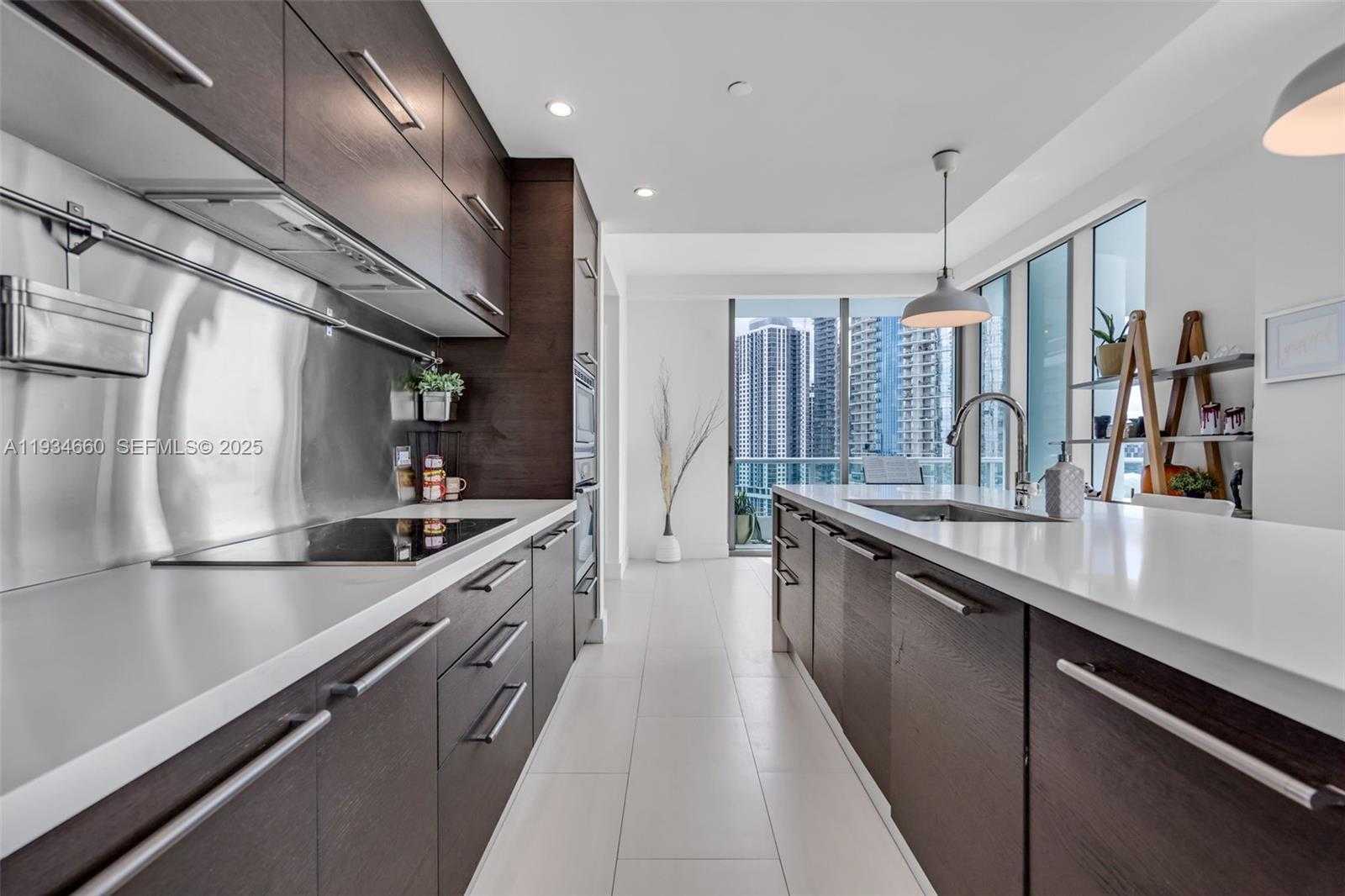 Small Image of 900 BISCAYNE BLVD #2312, Miami Number 4