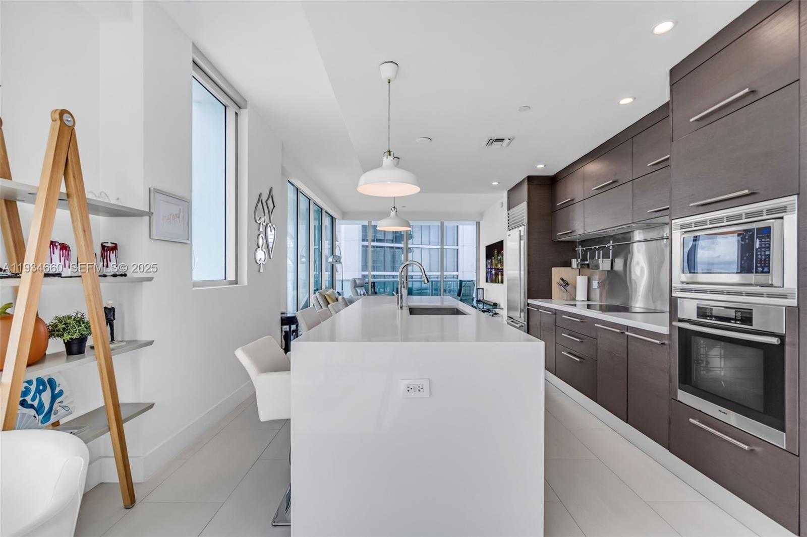 Small Image of 900 BISCAYNE BLVD #2312, Miami Number 6