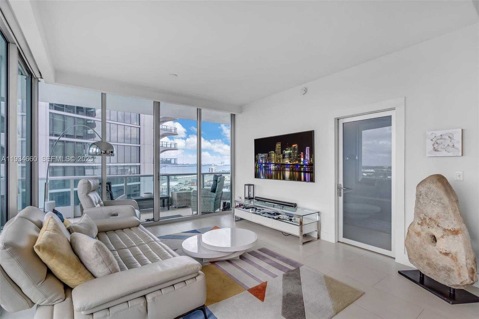 Small Image of 900 BISCAYNE BLVD #2312, Miami Number 9