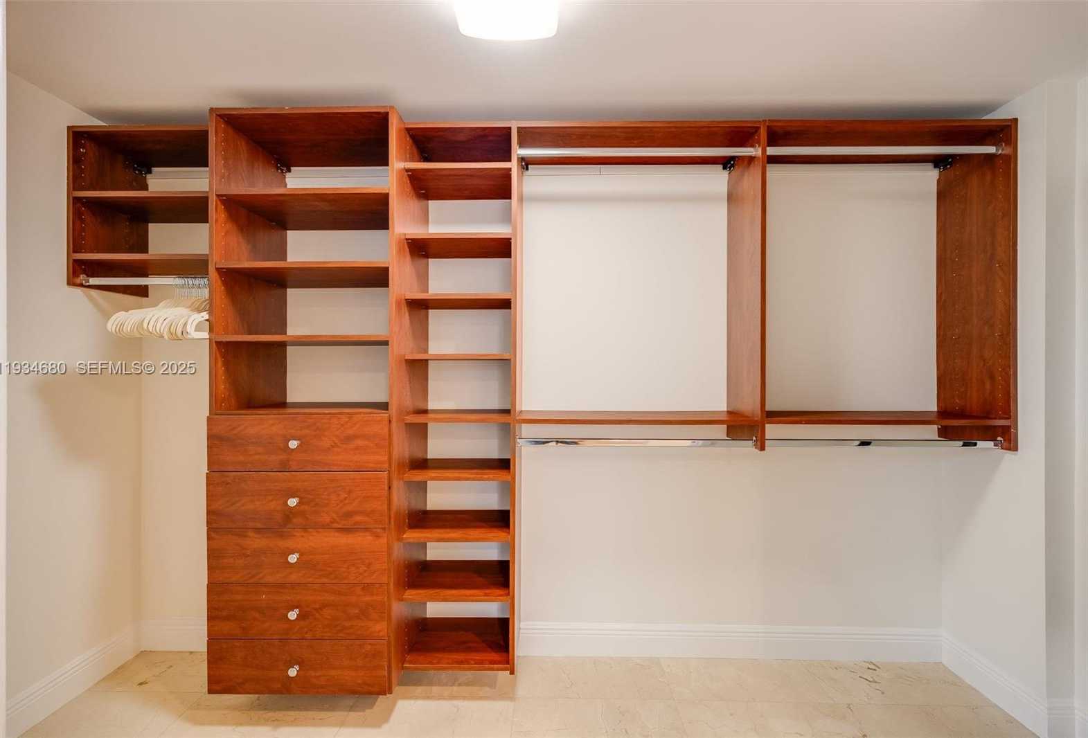 Small Image of 3540 MAIN HWY #305, Coconut Grove Number 13