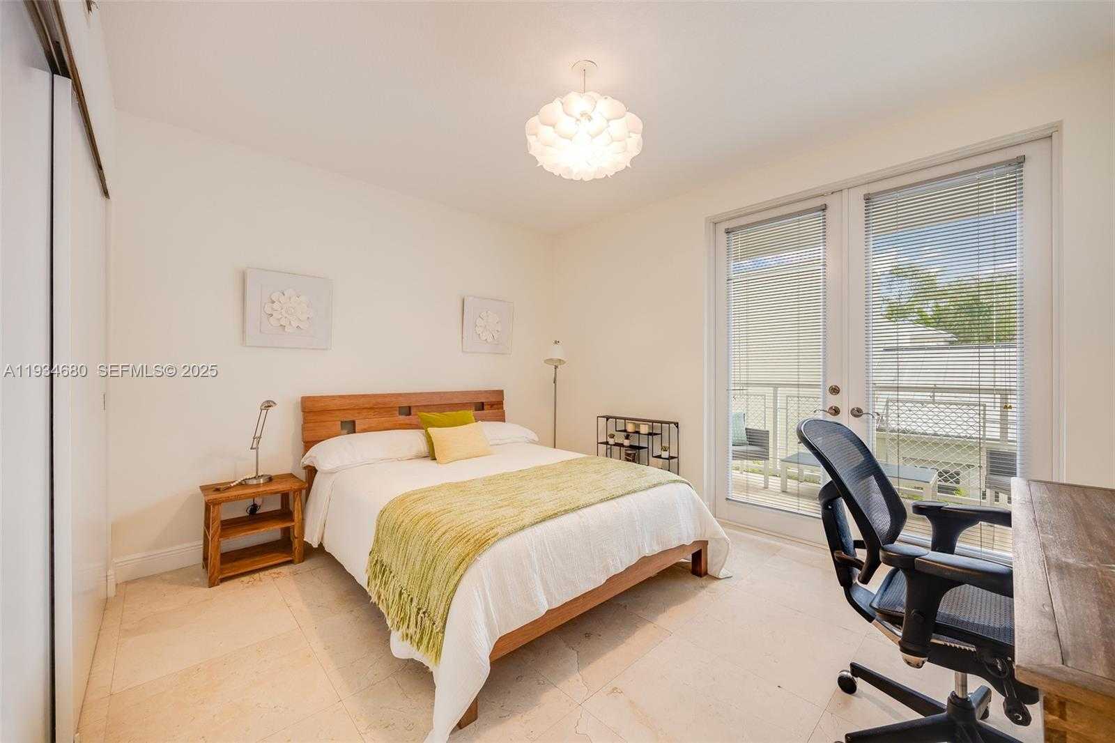 Small Image of 3540 MAIN HWY #305, Coconut Grove Number 14