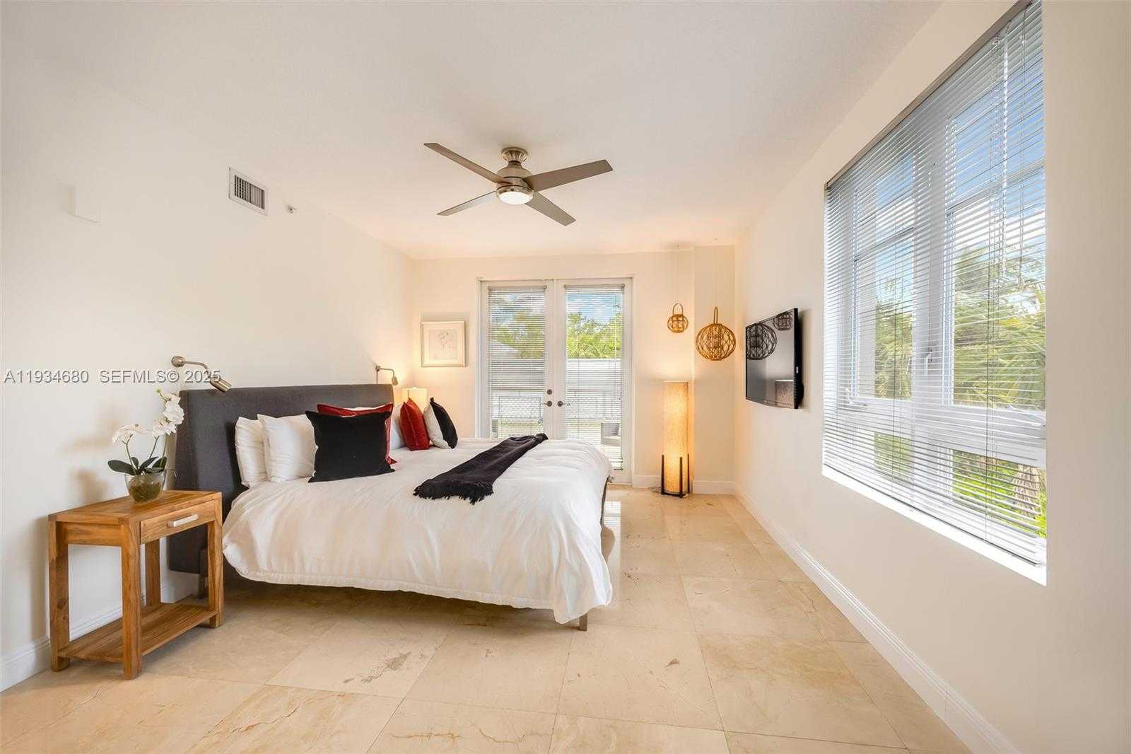 Small Image of 3540 MAIN HWY #305, Coconut Grove Number 9