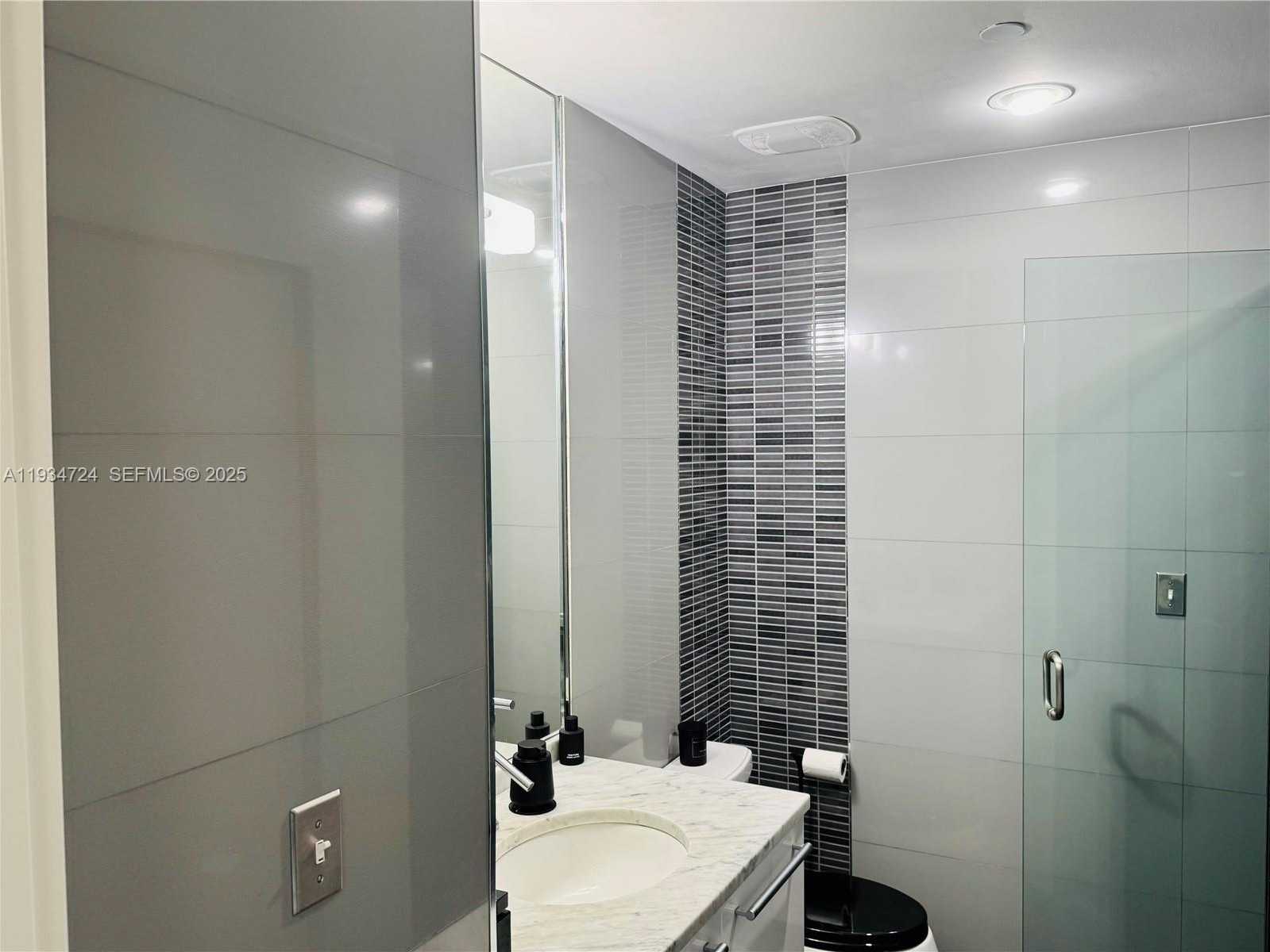 Small Image of 900 BISCAYNE BLVD #4504, Miami Number 13