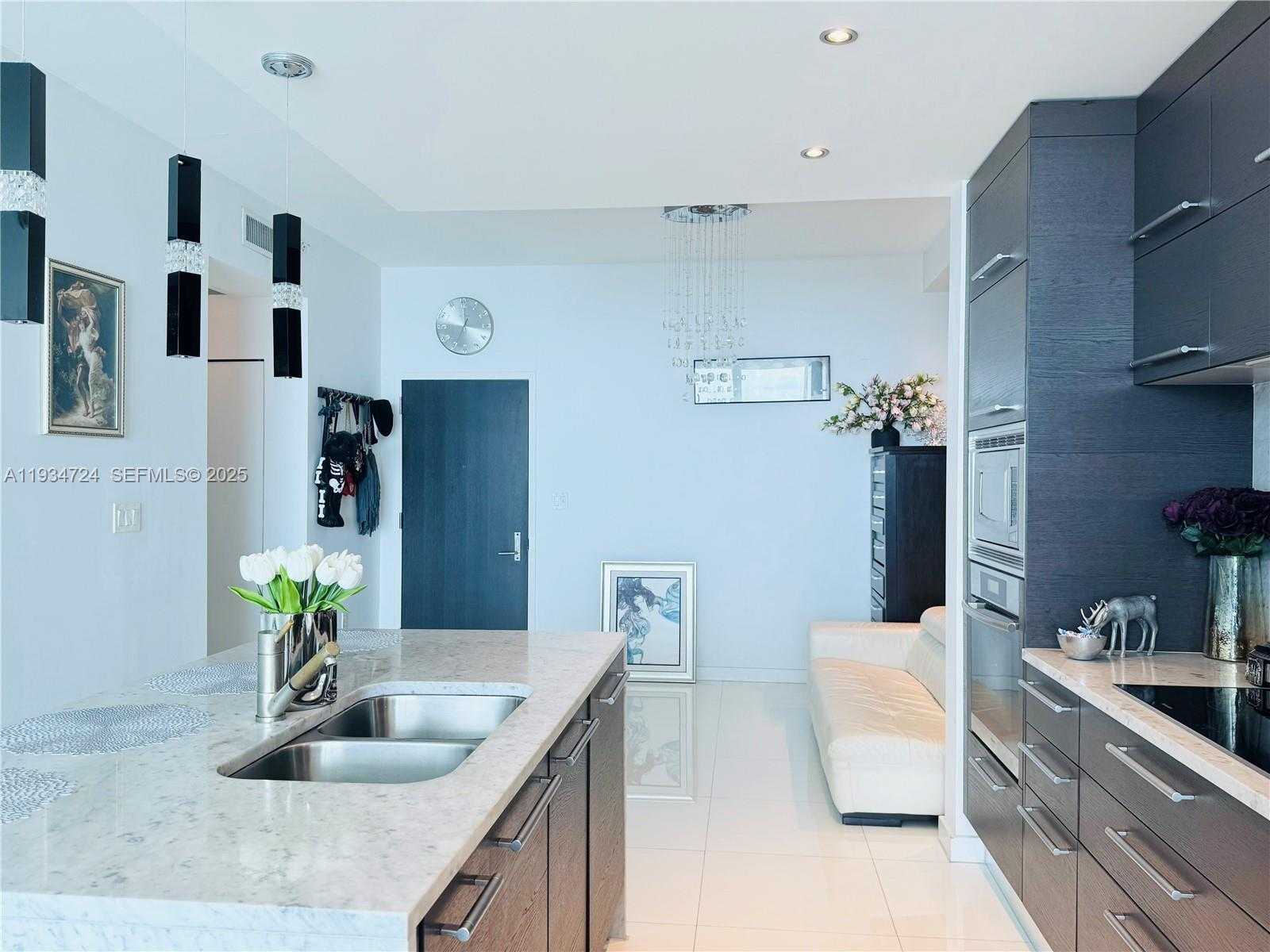 Small Image of 900 BISCAYNE BLVD #4504, Miami Number 15