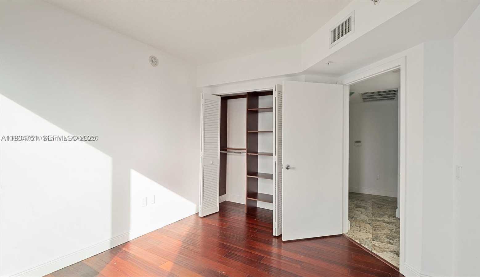 Small Image of 41 SOUTH EAST 5TH ST #1016, Miami Number 10