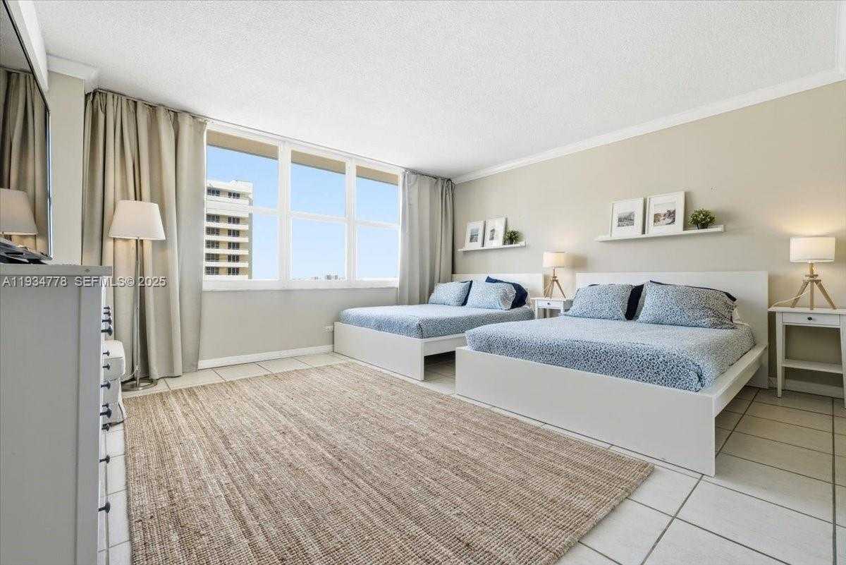 Small Image of 5601 COLLINS AVE #915, Miami Beach Number 11