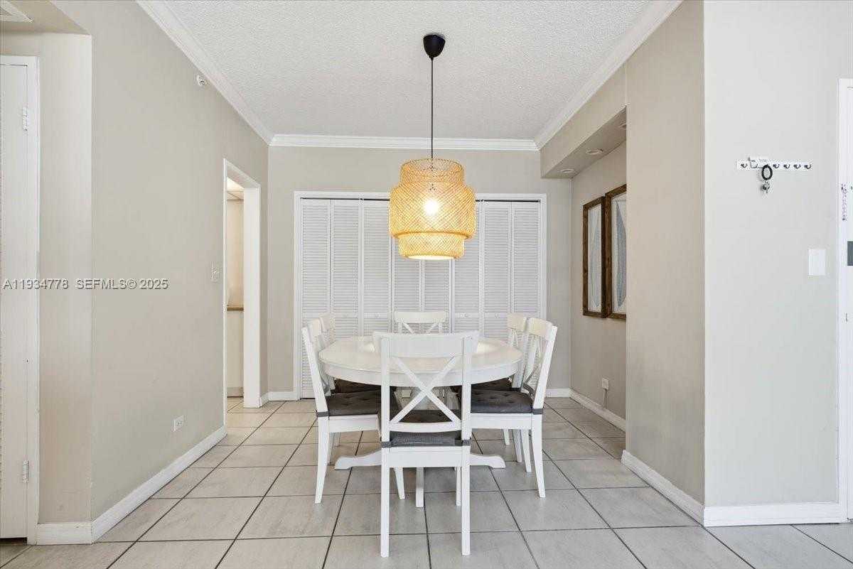 Small Image of 5601 COLLINS AVE #915, Miami Beach Number 7