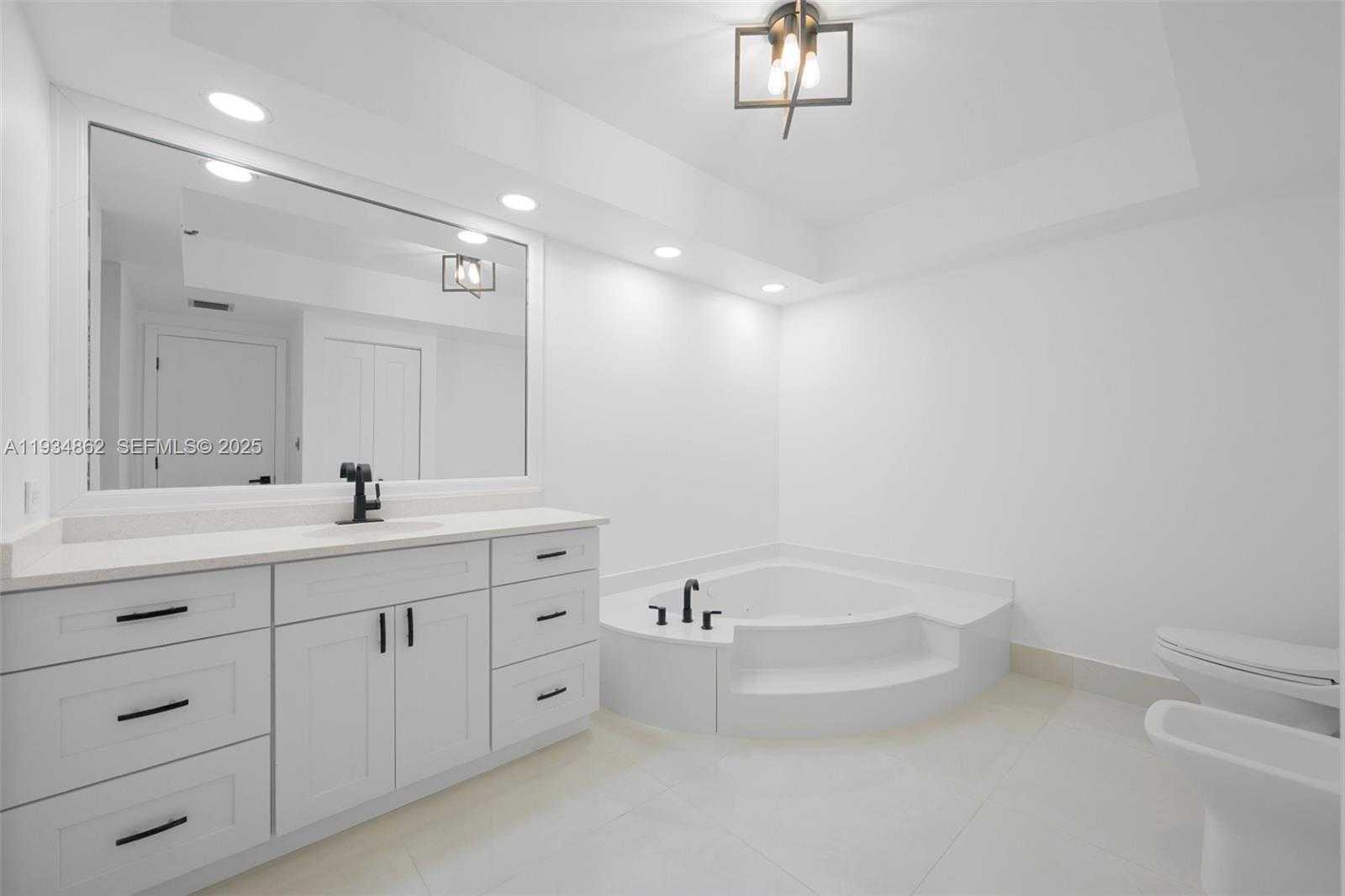 Small Image of 20281 EAST COUNTRY CLUB DR #501, Aventura Number 12