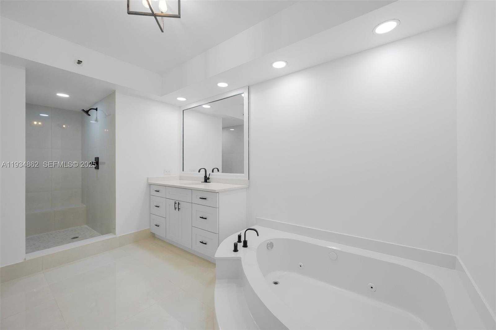 Small Image of 20281 EAST COUNTRY CLUB DR #501, Aventura Number 13