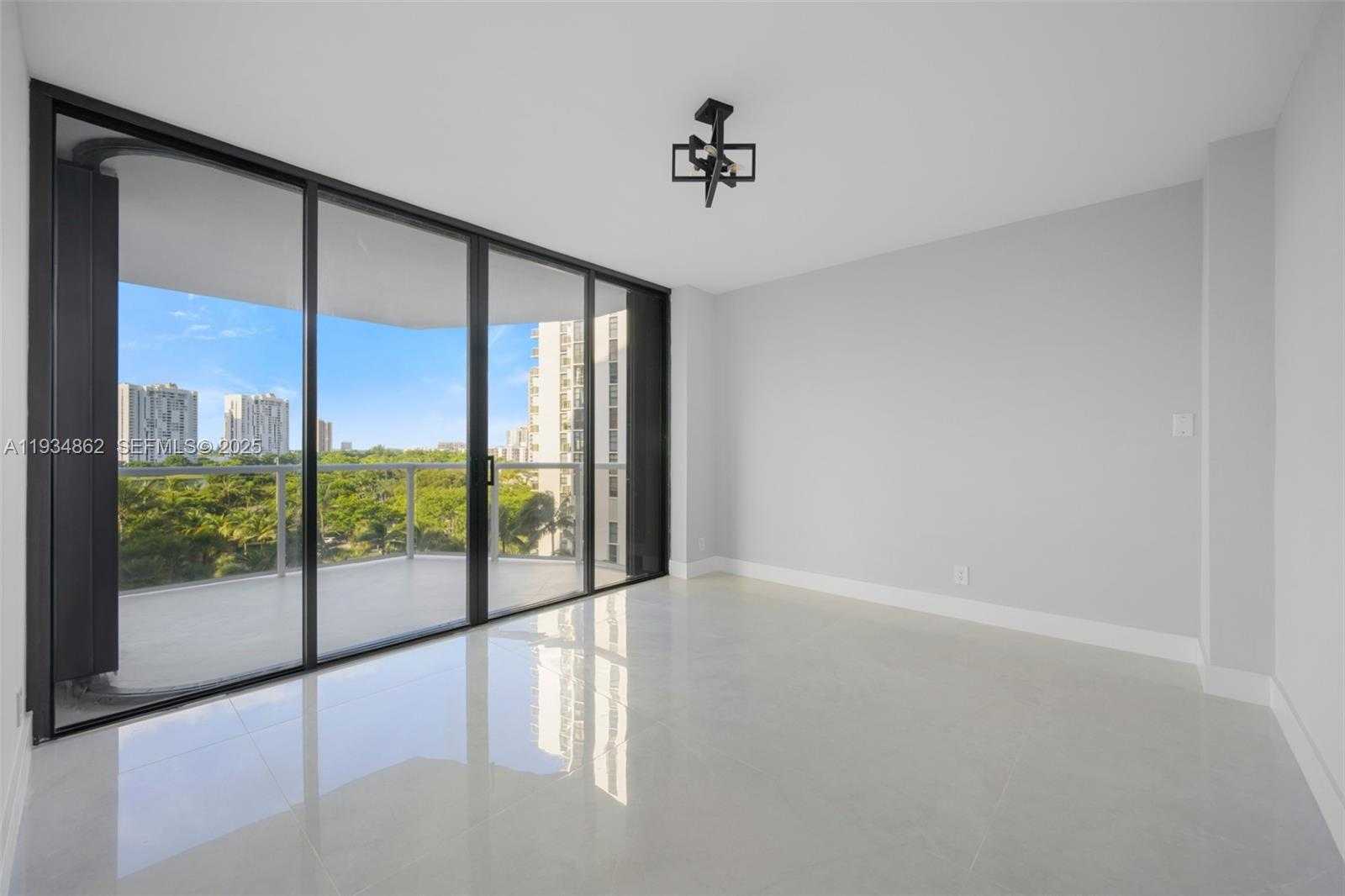 Small Image of 20281 EAST COUNTRY CLUB DR #501, Aventura Number 18
