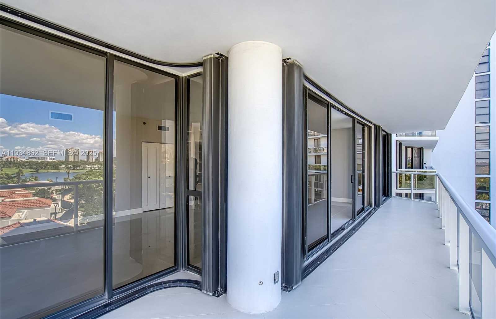 Small Image of 20281 EAST COUNTRY CLUB DR #501, Aventura Number 19