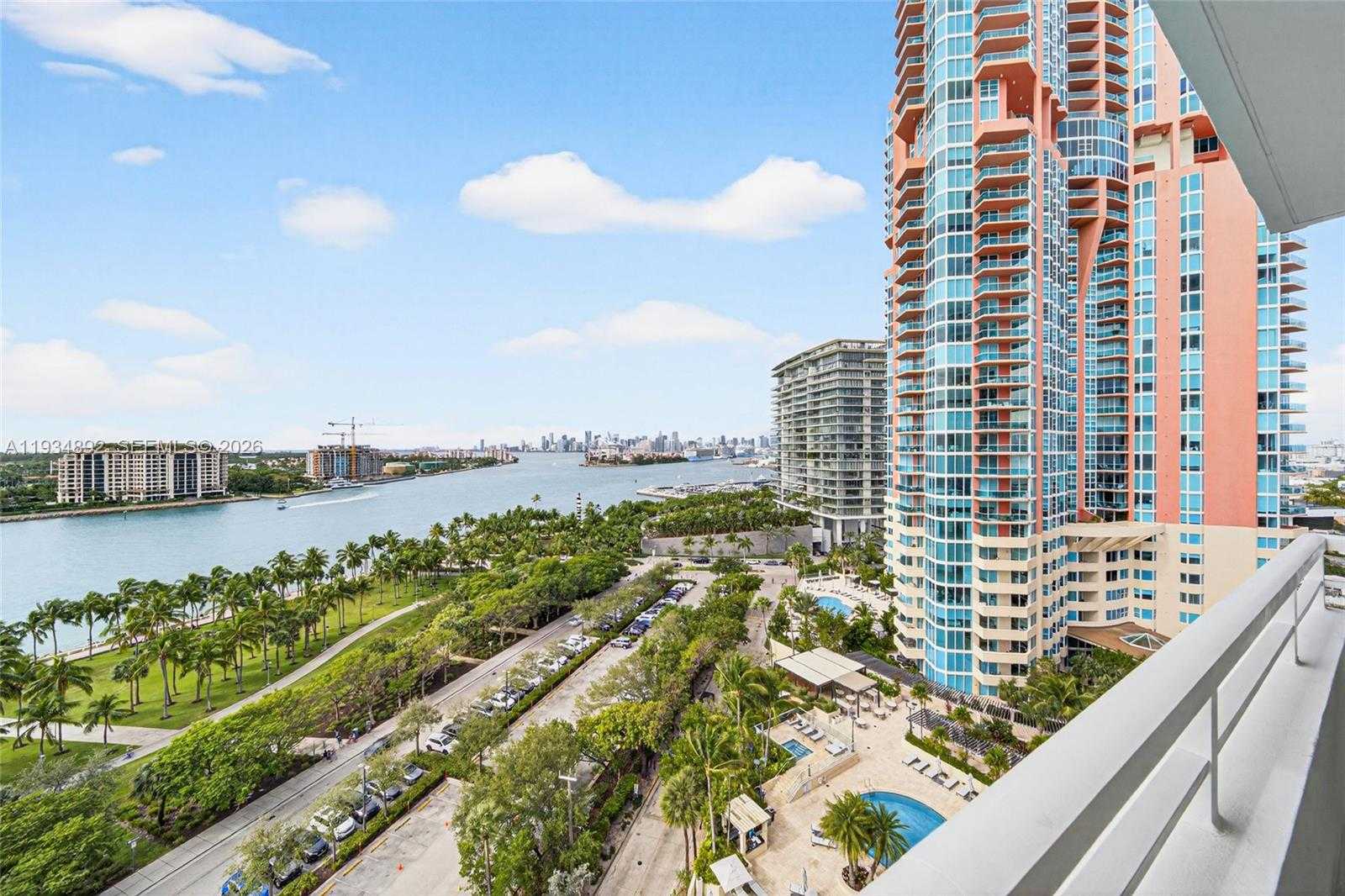 Small Image of 400 SOUTH POINTE DR #1501, Miami Beach Number 13